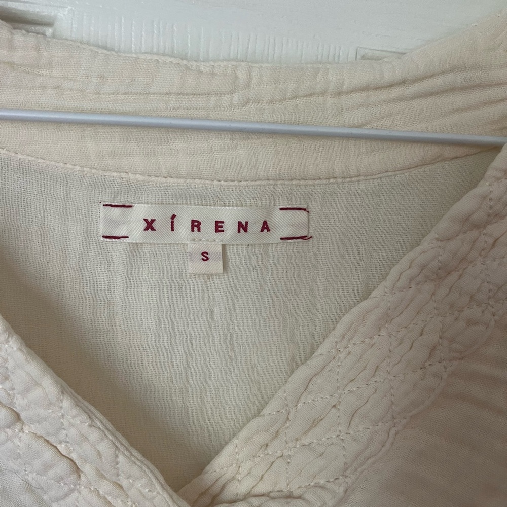XiRENA Off-White Women's Blouse - Picture 2 of 2